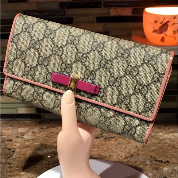 GUCCI GG Supreme Ribbon Flap Coated Canvas Wallet 🔥😍🎀 - Picture 5 of 17